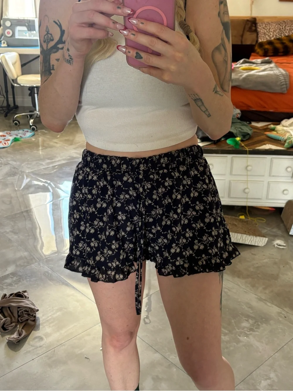 Floral Ruffle Drawstring Women’s Shorts - Picture 6 of 6
